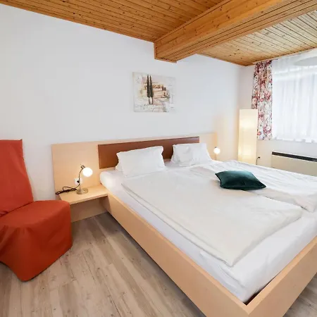 Adults Only With Pool Apartmán